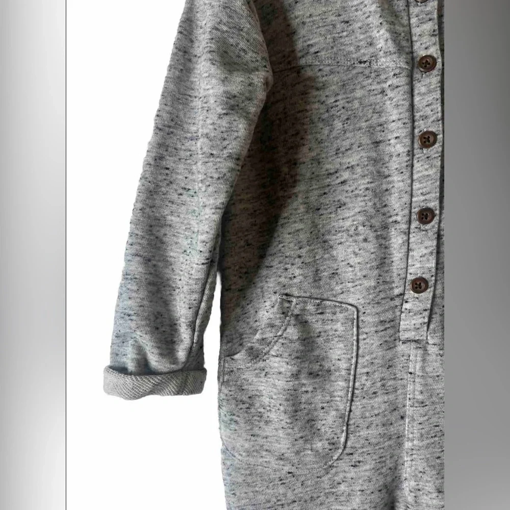 Old Navy Kids, toddler girls grey button Down‎ jumpsuit, size 3T.
